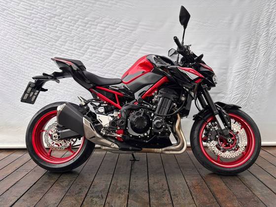 KAWASAKI Z900 